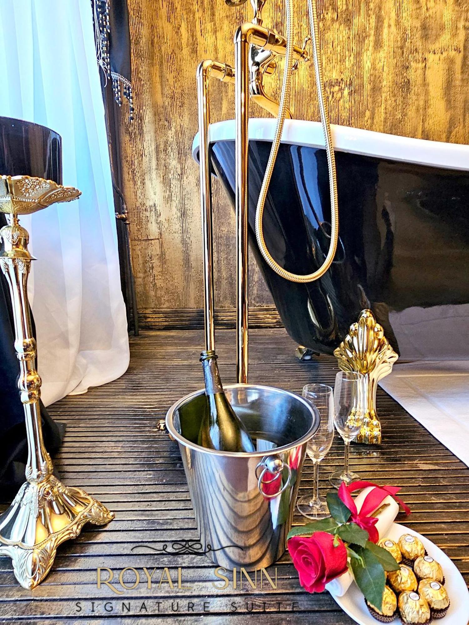 Royal Sinn Signature Suite Bucharest Luaran gambar